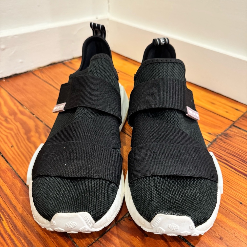 Adidas NMD R 1 Woman’s Black and White Running Sneakers. Size 8.5 - Picture 2 of 9